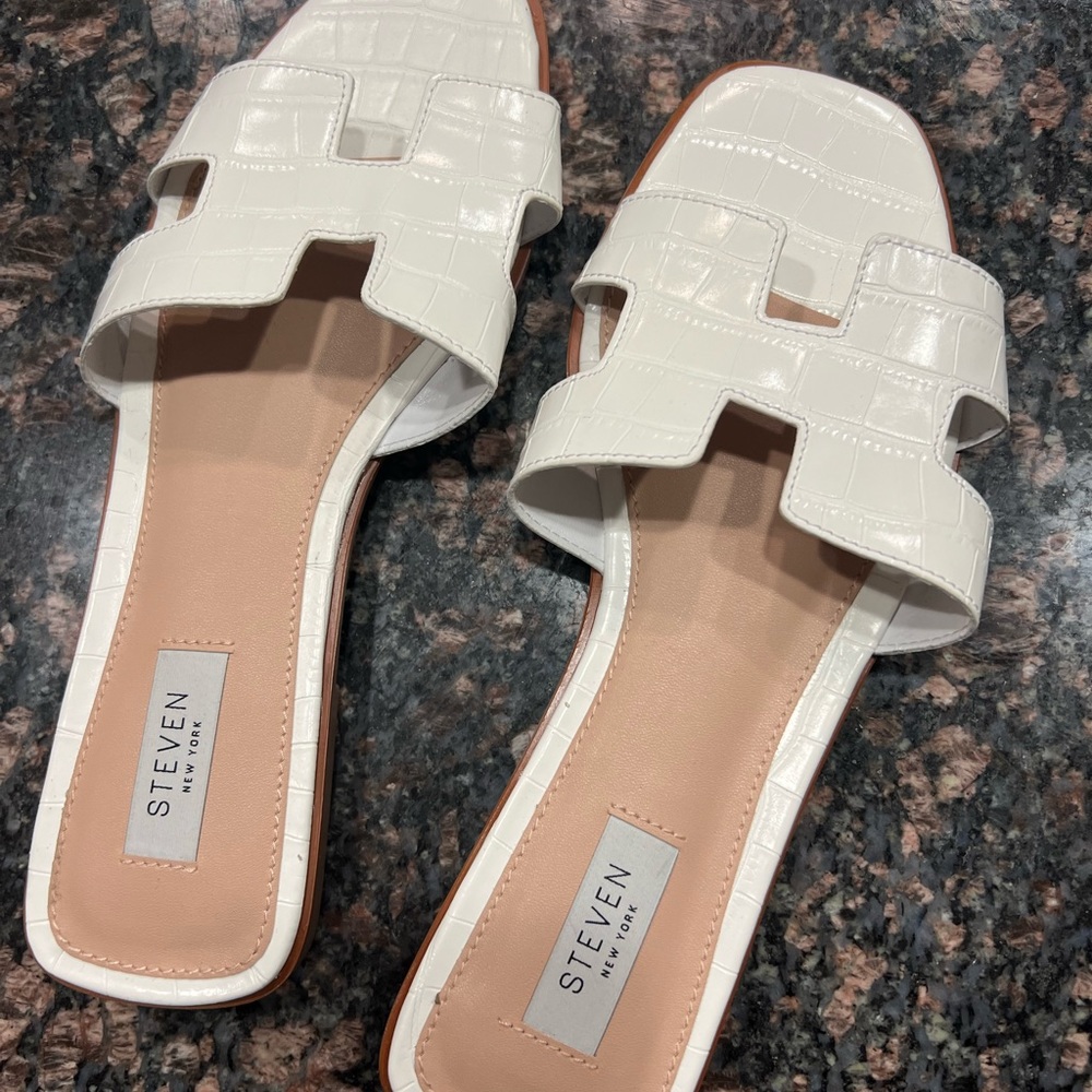Super cute flats